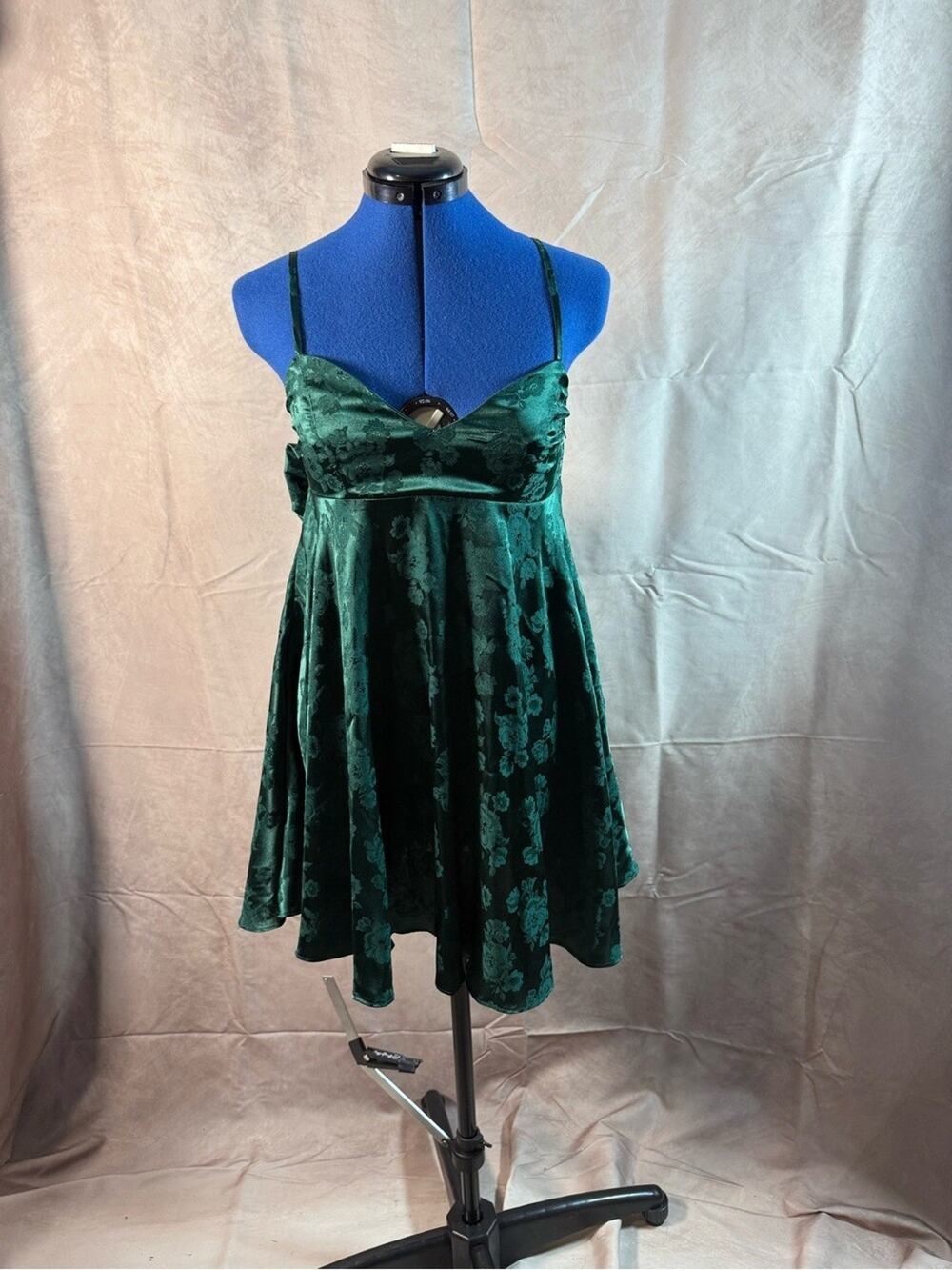 470-Charmed Hearts Women's Satin Floral Green Babydoll Chemise V-Neck Bow S